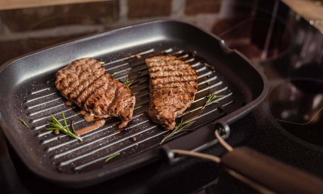 Kako do grill okusa bez roštilja na otvorenom