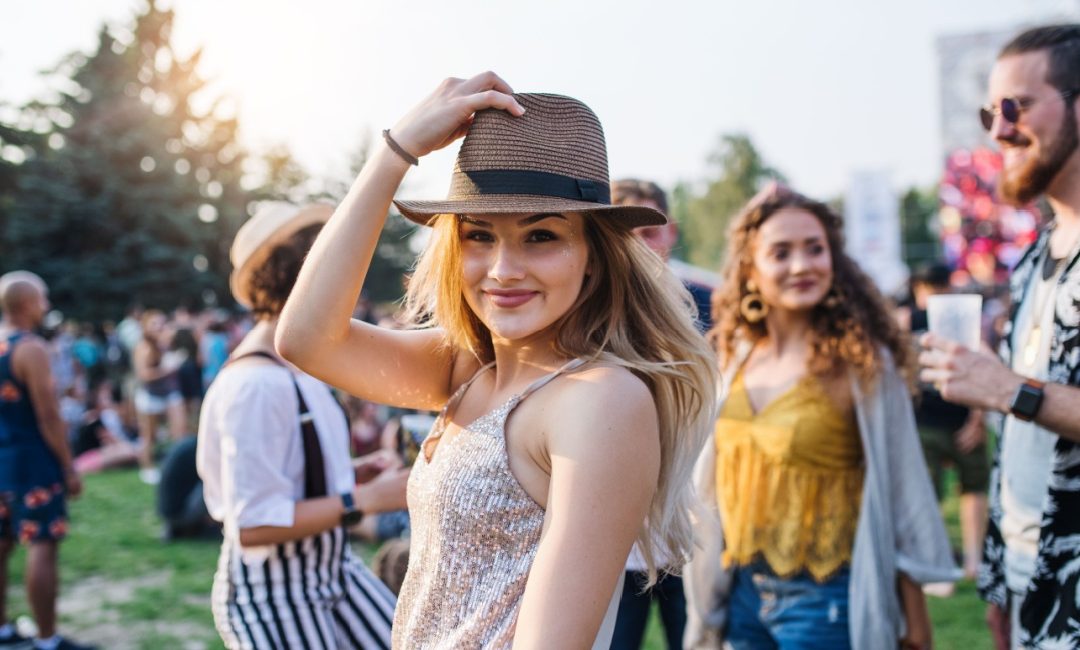Što odjenuti za koncerte i partyje na otvorenom